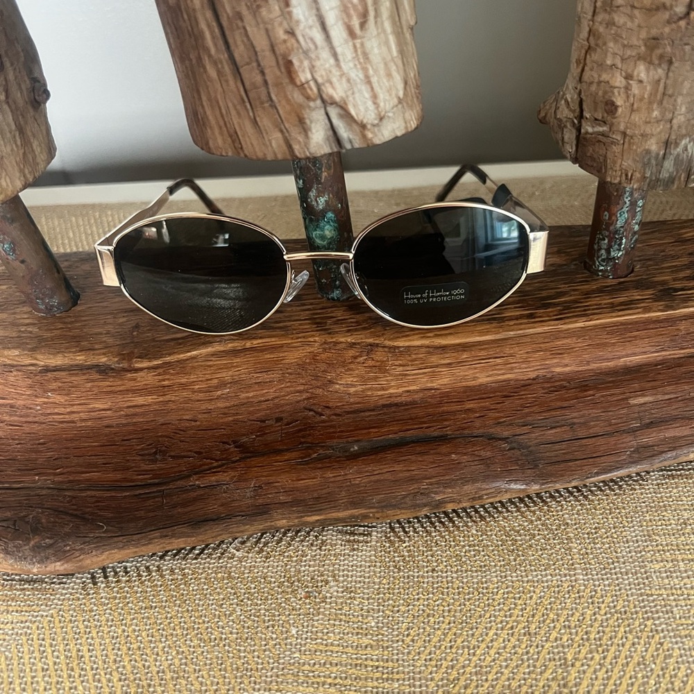 New!  House of Harlow 1960 sunglasses.  
100%‎ UV protection.